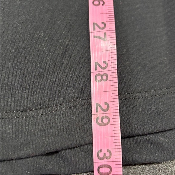 The Nike Tee DriFit, Crewneck, short sleeve Tee Shirt, Swoosh Logo chest - Picture 10 of 10